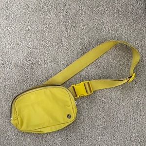 Lululemon Everywhere Belt Bag